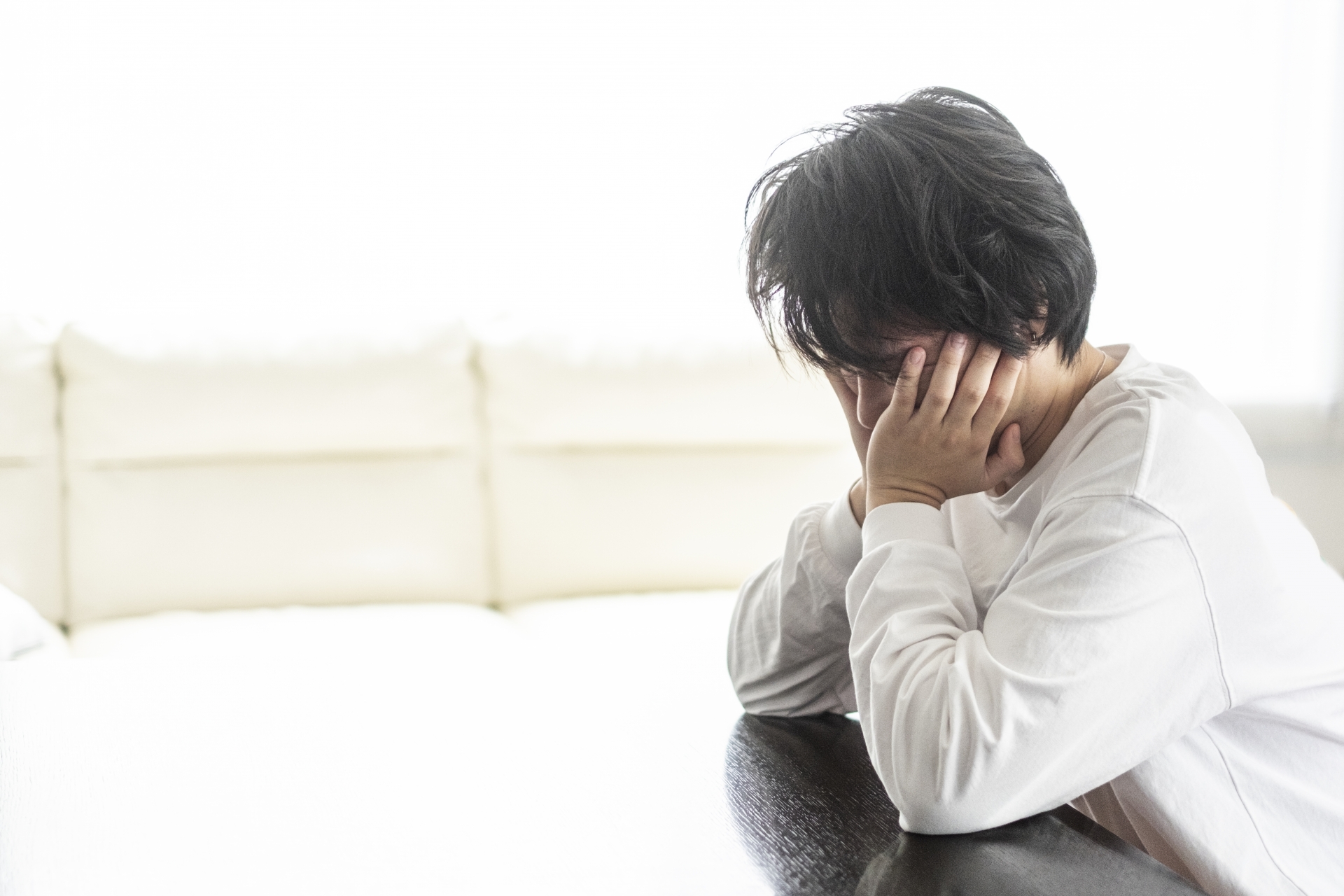 人間関係のストレスを抱え込まない。感情と向き合うやさしい対処法